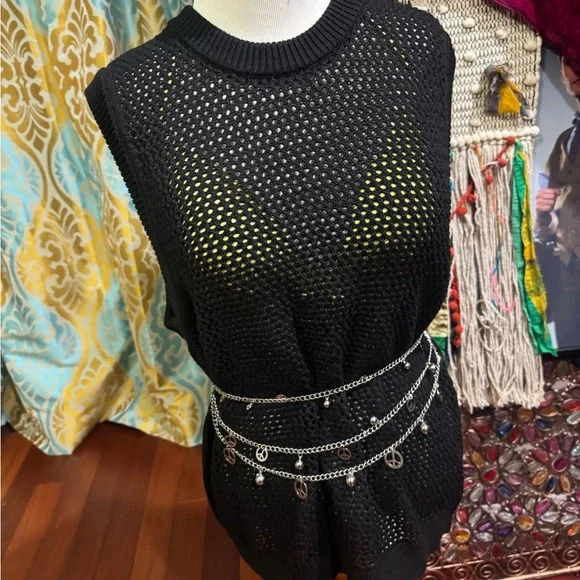 Black Knit fish net Large, tags attached, can be worn as a dress - Picture 2 of 7